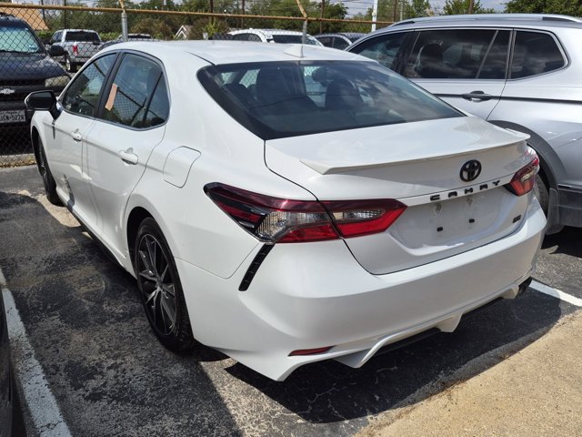 Used 2024 Toyota Camry SE FWD image 6