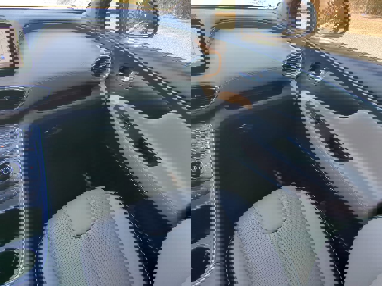 Used 2022 Hyundai Santa Fe Limited image 15