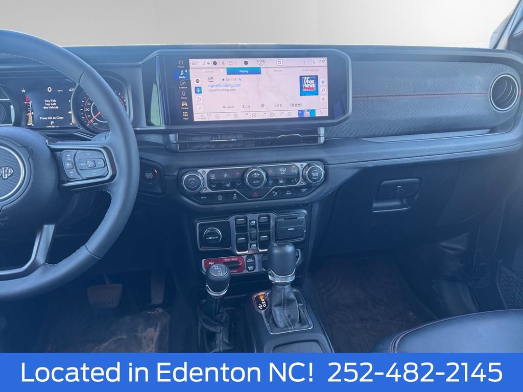 Used 2025 Jeep Gladiator Rubicon w/ Safety Group AWD/4WD image 12
