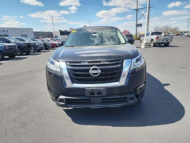 Used 2022 Nissan Pathfinder S AWD/4WD image 2