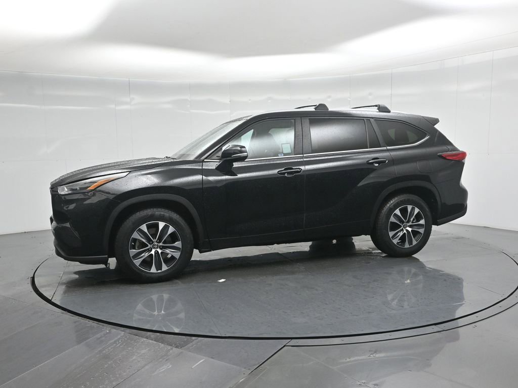 Used 2023 Toyota Highlander XLE image 34
