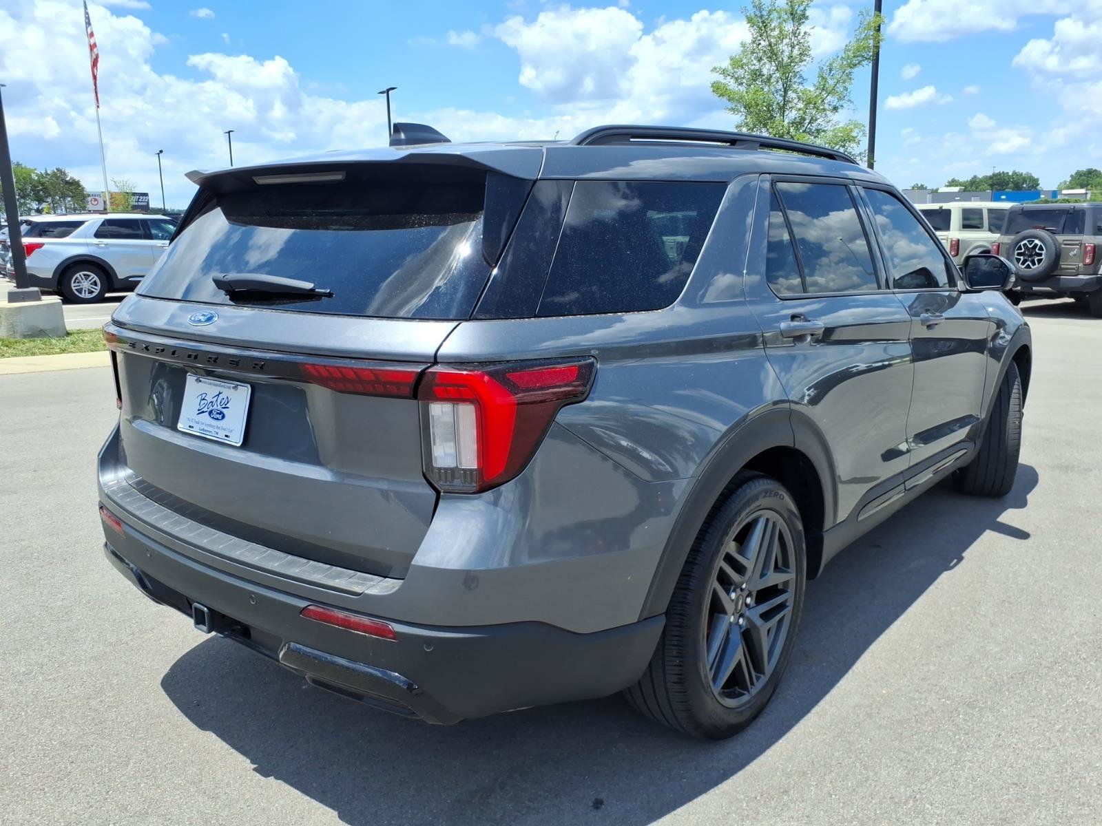 Certified 2025 Ford Explorer ST-Line w/ Premium Package RWD image 3