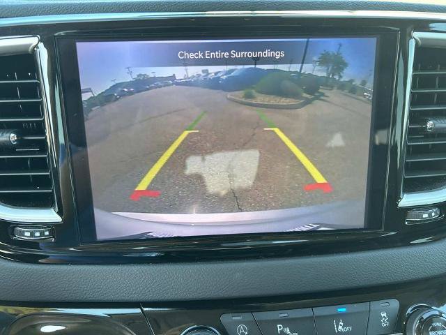 Used 2023 Chrysler Pacifica Touring-L FWD image 30