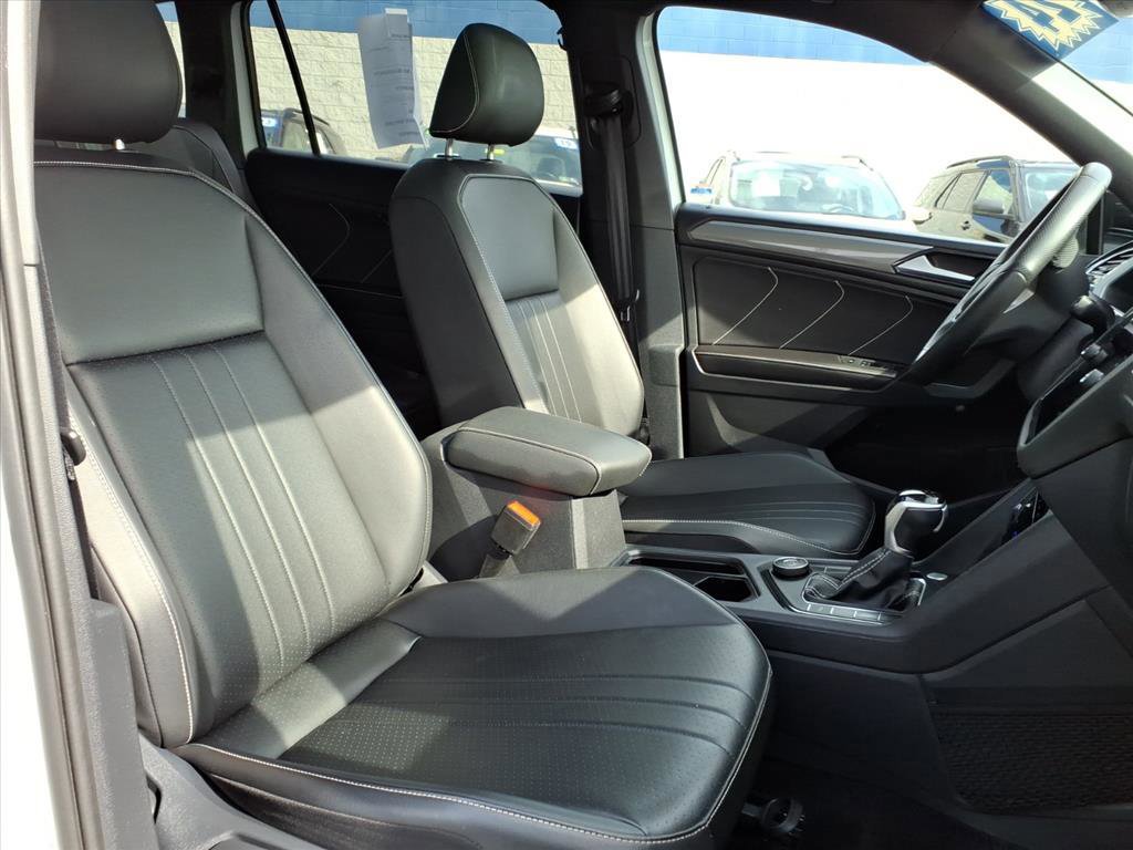Used 2024 Volkswagen Tiguan SE R-Line image 11