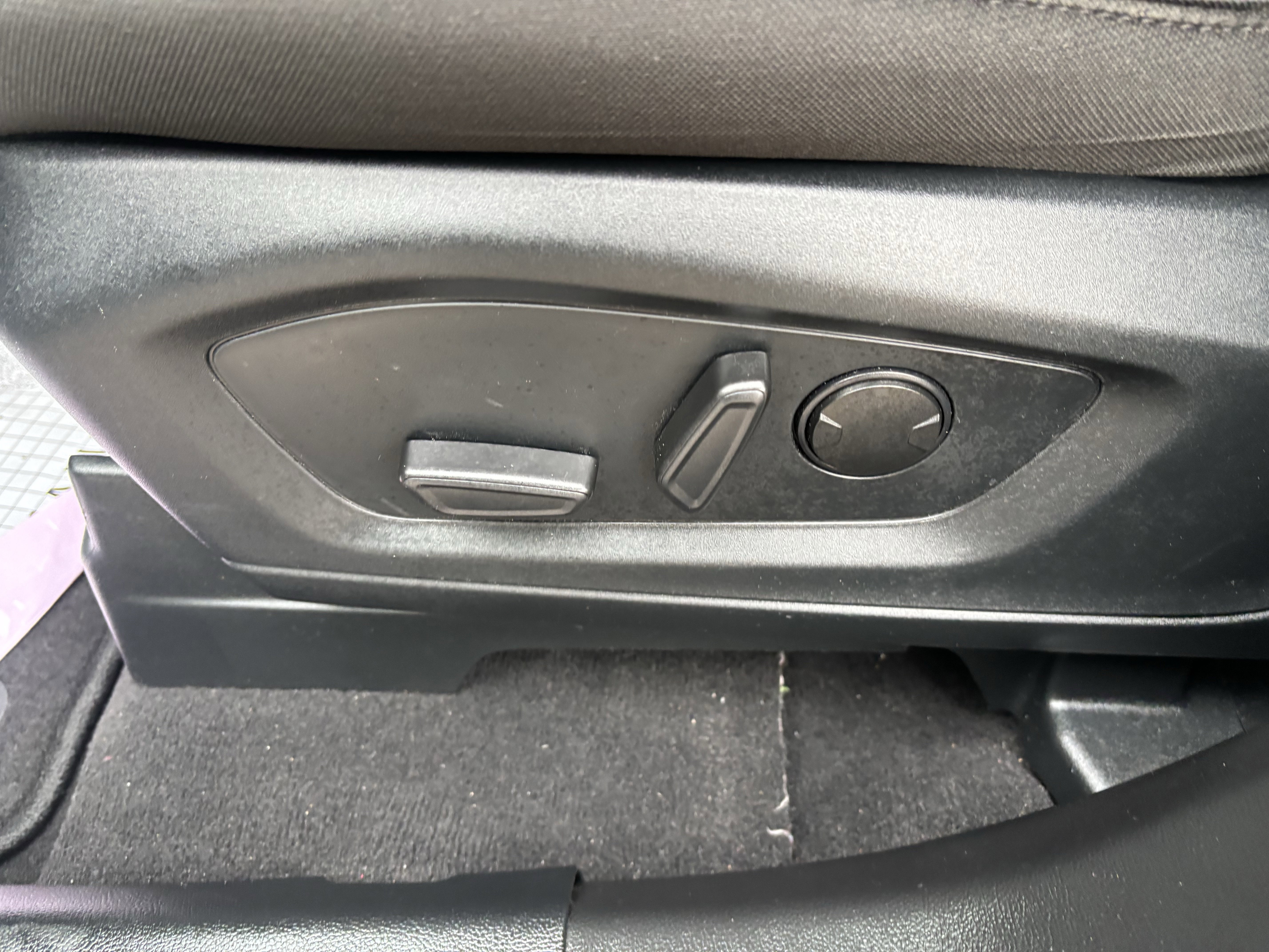 Certified 2023 Ford Explorer XLT image 13