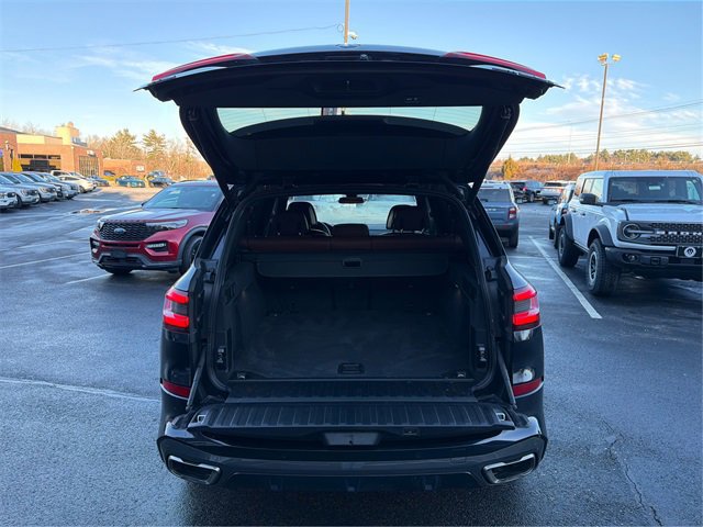 Used 2021 BMW X5 M50i w/ Executive Package image 11