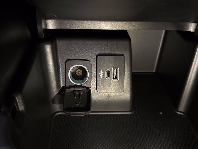 Certified 2025 Ford Explorer Active RWD image 29
