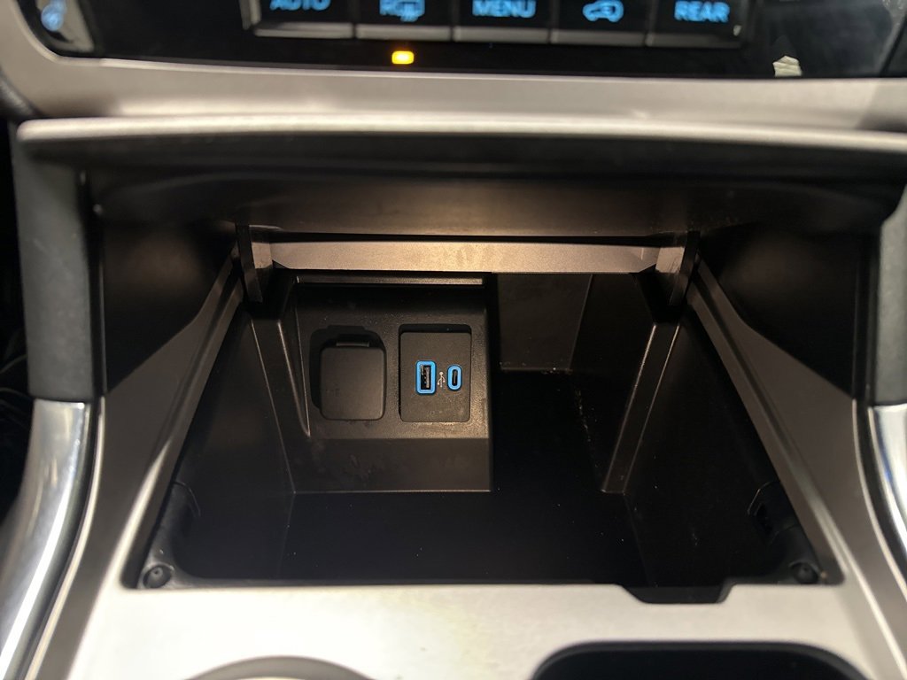 Certified 2022 Ford Explorer XLT w/ Equipment Group 202A image 20