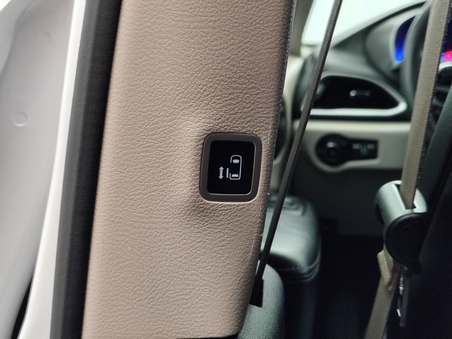 Used 2023 Chrysler Pacifica Touring-L FWD image 25