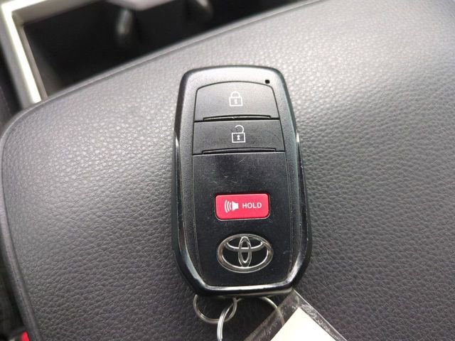 Used 2024 Toyota Tacoma SR5 w/ SR5 Upgrade Package AWD/4WD image 28