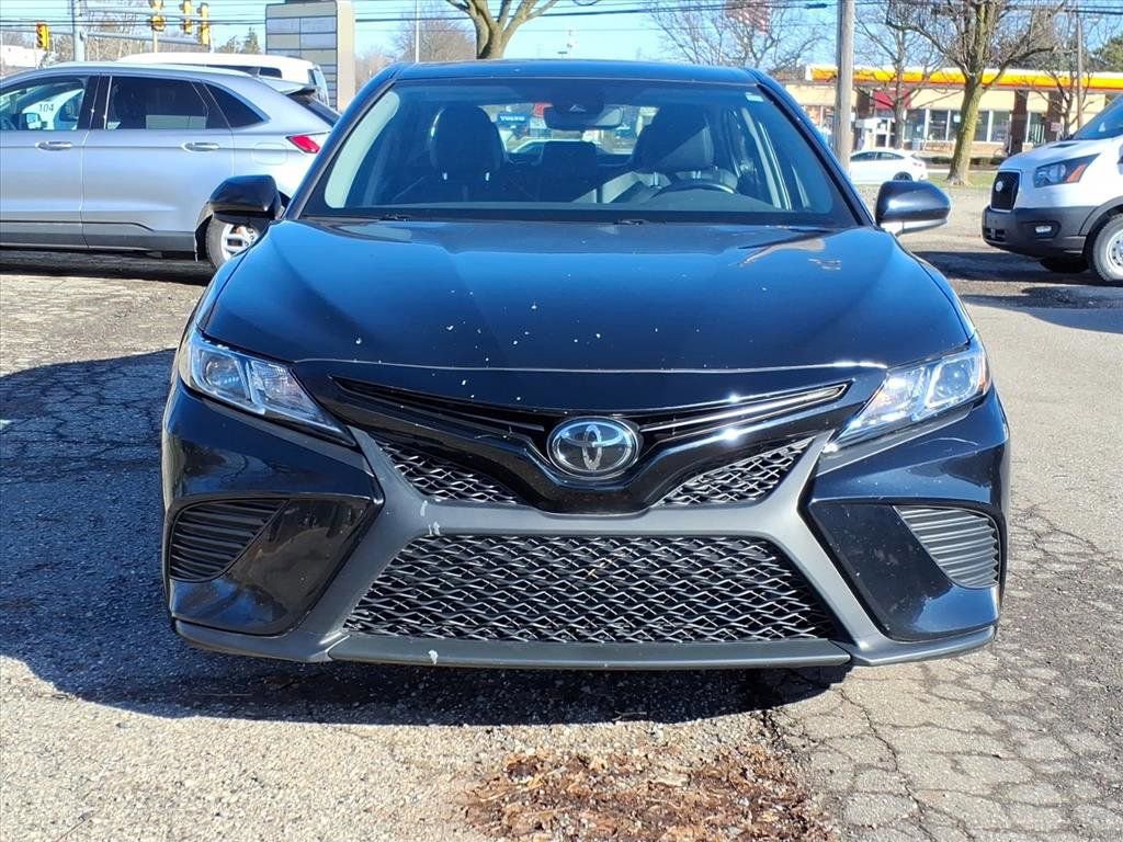 Used 2020 Toyota Camry SE image 8