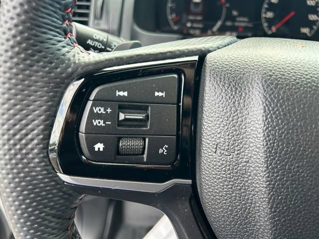 Used 2025 Honda Ridgeline Black Edition image 22