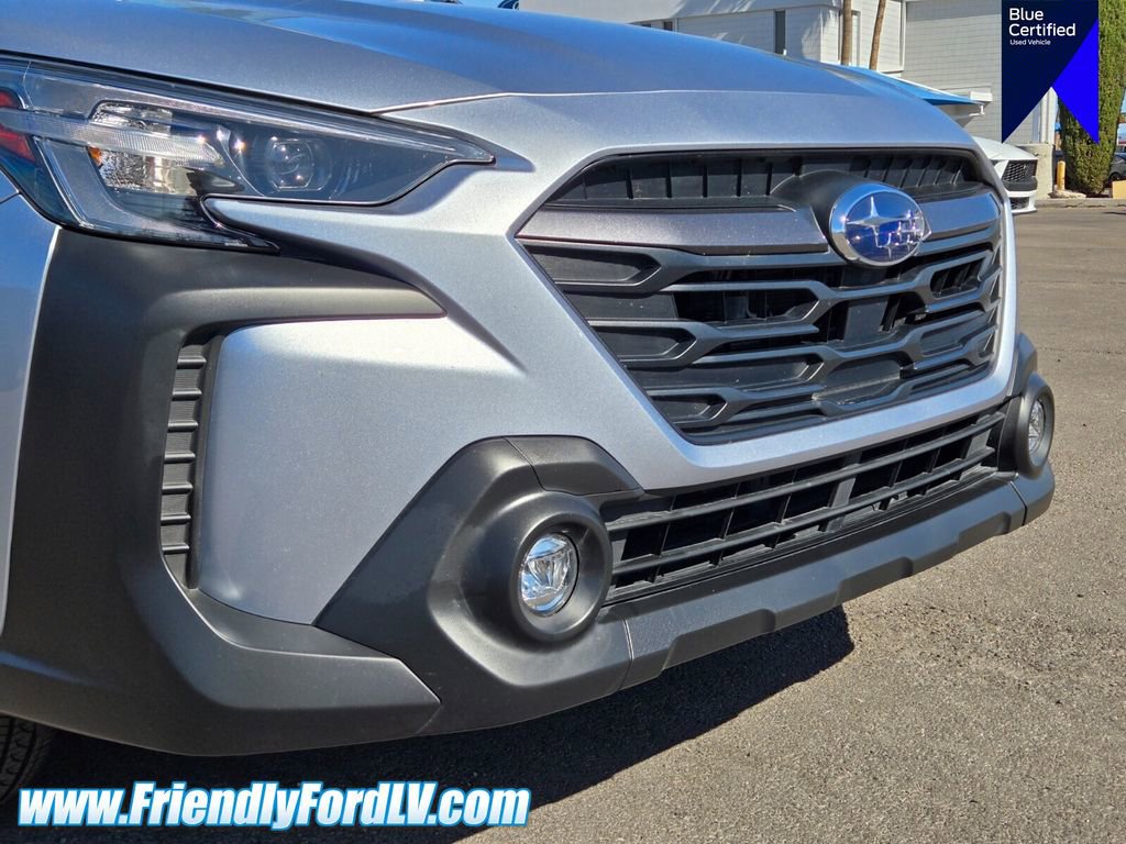 Used 2025 Subaru Outback Premium AWD/4WD image 2