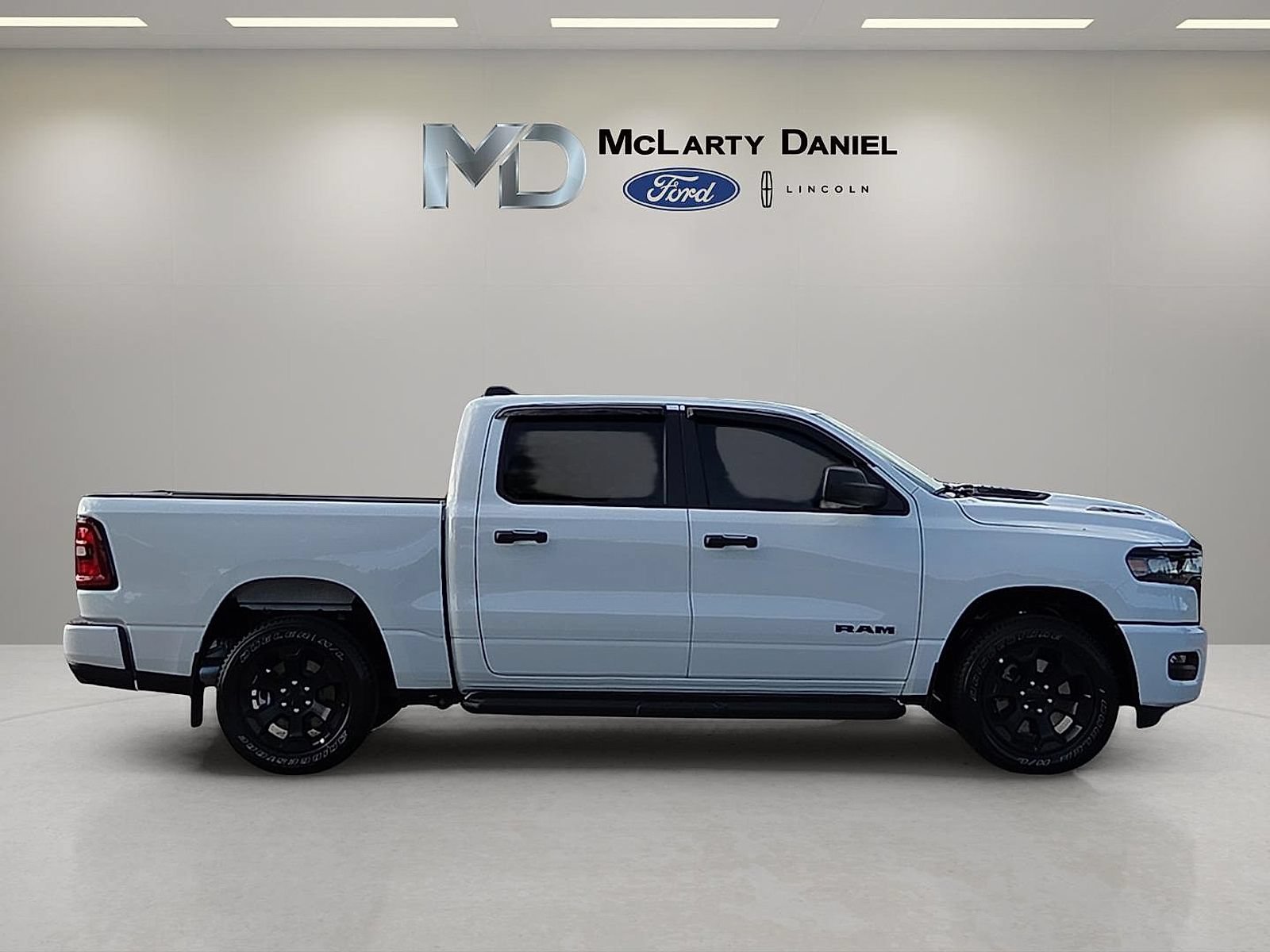 Used 2026 RAM 1500 Express AWD/4WD image 6