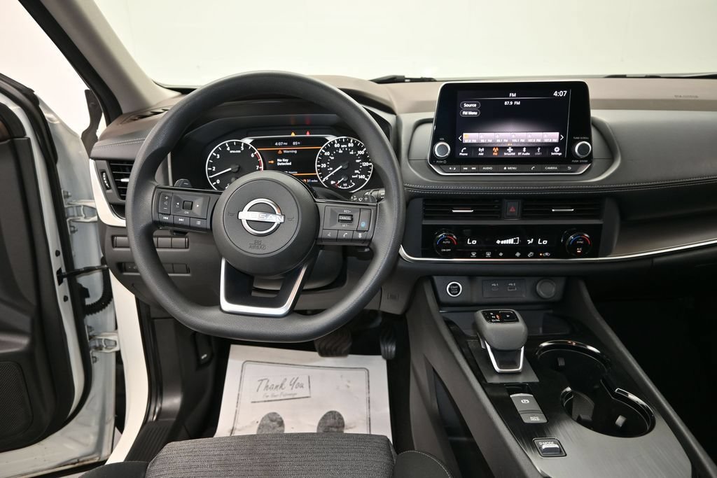 Used 2023 Nissan Rogue SV FWD image 16