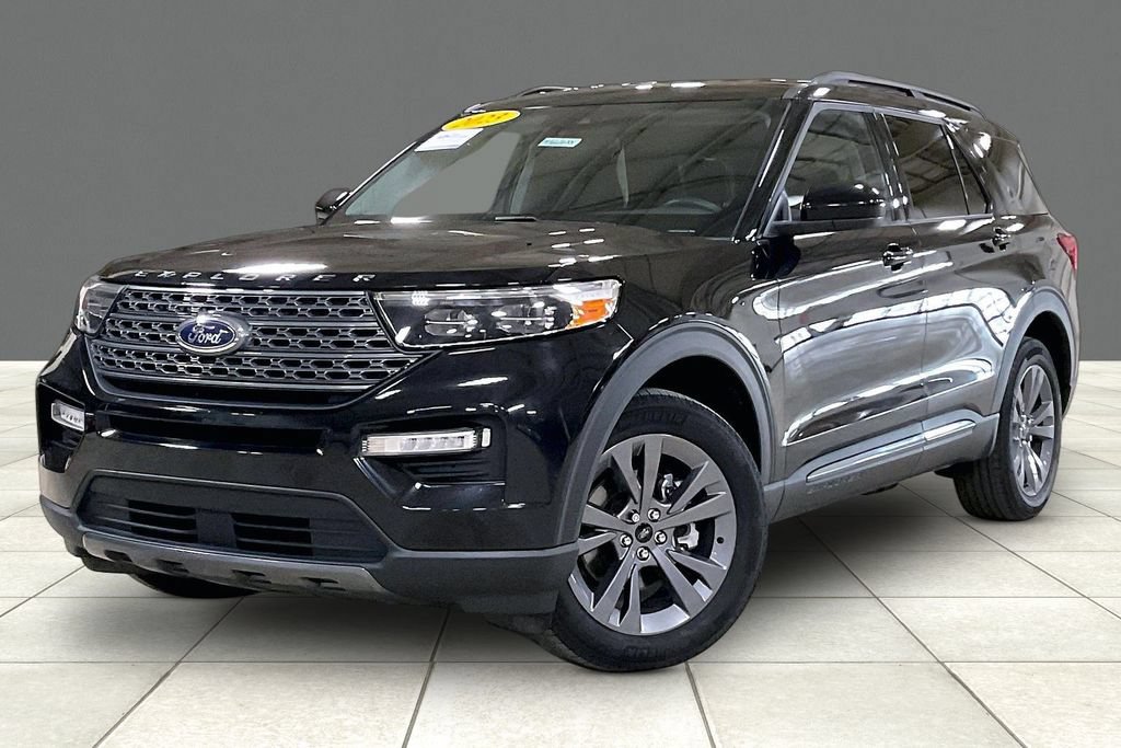 Certified 2023 Ford Explorer XLT w/ Equipment Group 202A AWD/4WD image 2
