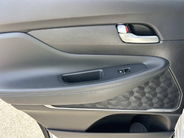 Used 2020 Hyundai Santa Fe SEL w/ Convenience + Premium Package FWD image 17