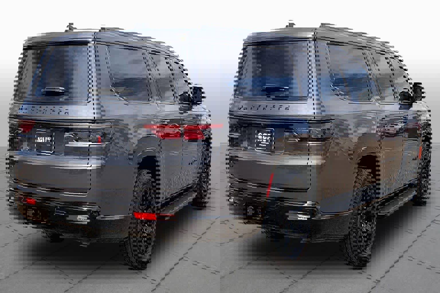 Used 2024 Jeep Wagoneer L Series II w/ Convenience Group I image 3