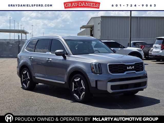 Used 2023 Kia Telluride S w/ S Sunroof Package FWD image 1