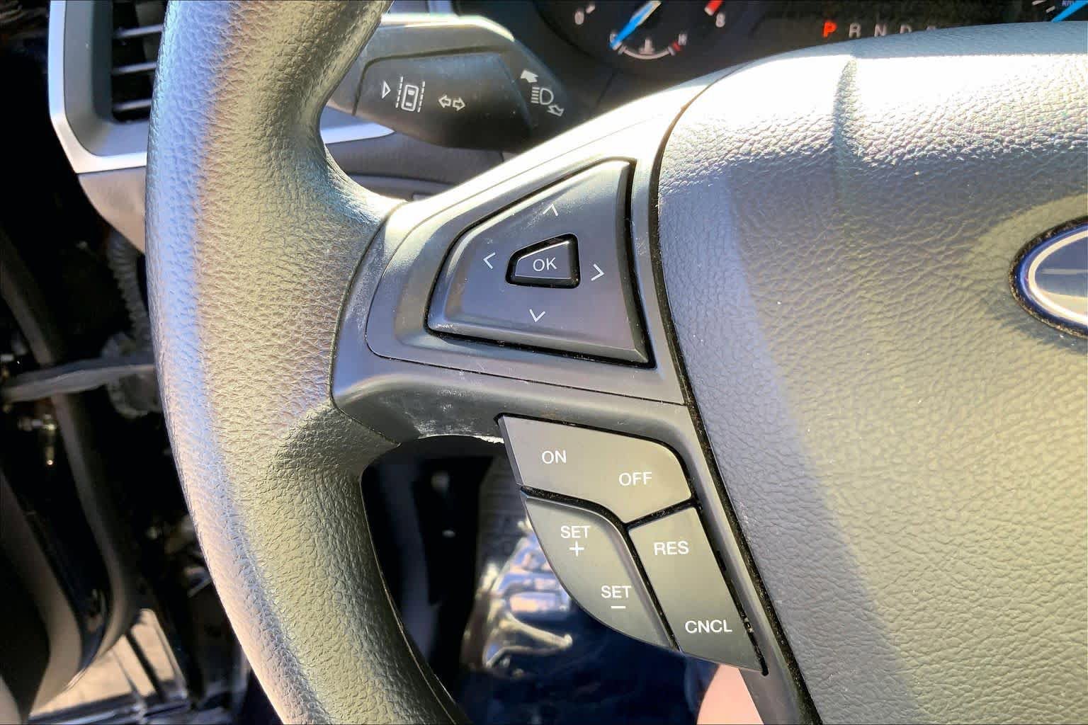 Certified 2019 Ford Edge SE FWD image 23