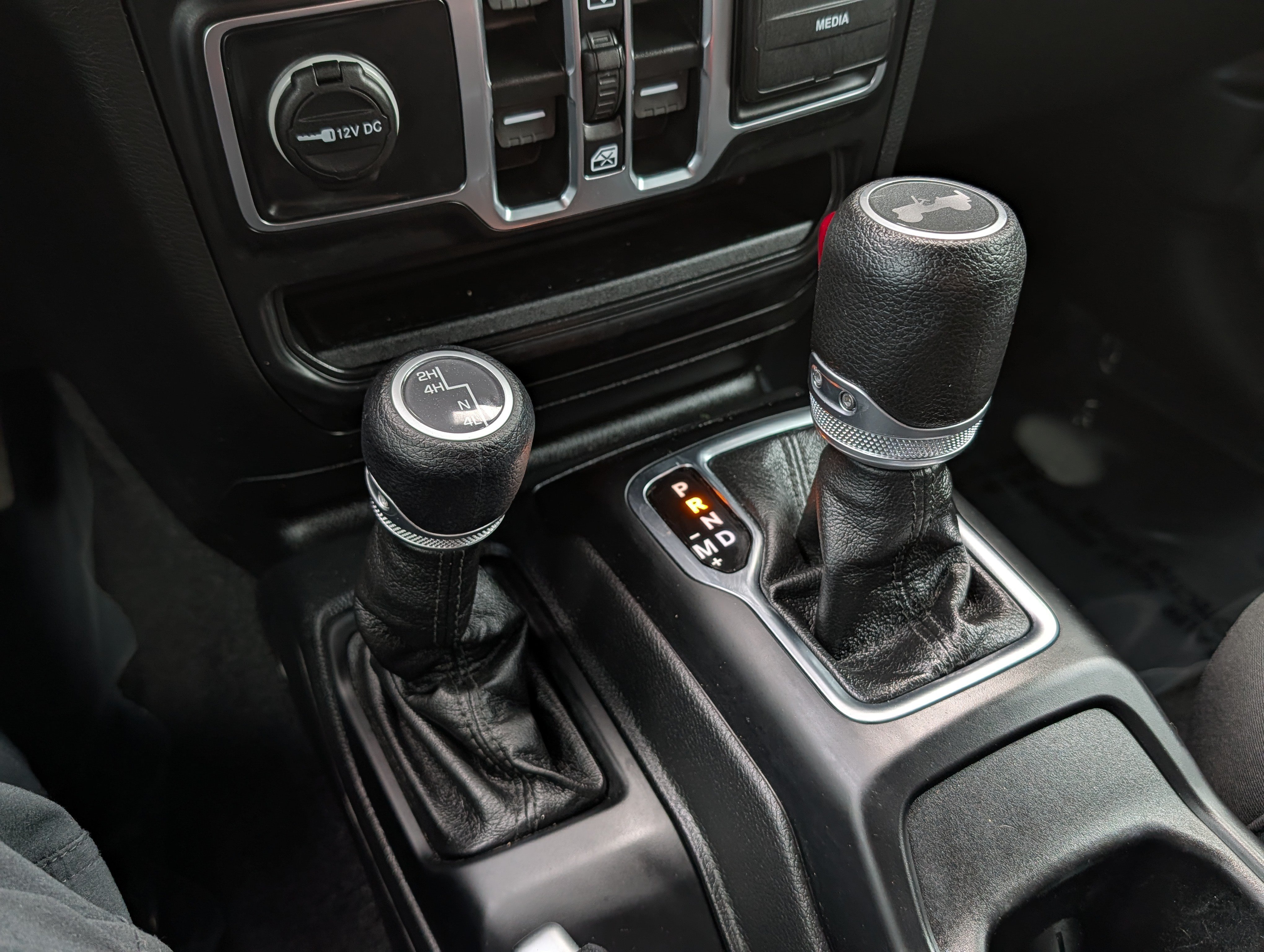 Used 2023 Jeep Wrangler Unlimited Sport AWD/4WD image 32