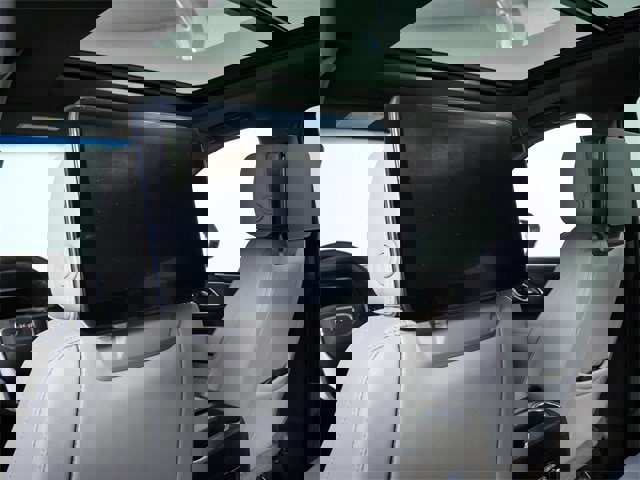 Used 2024 GMC Yukon XL SLT w/ SLT Premium Package image 18