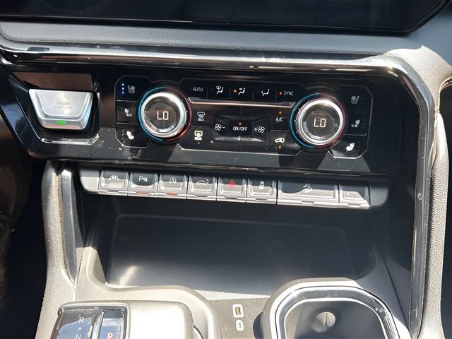 Used 2024 GMC Sierra 1500 AT4 w/ Technology Package AWD/4WD image 28