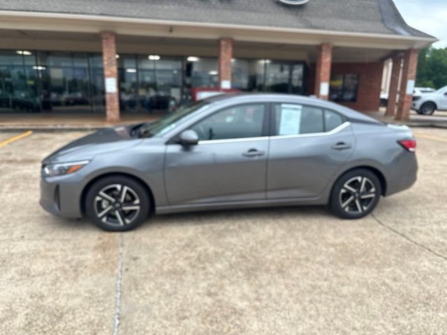 Used 2024 Nissan Sentra SV FWD image 2