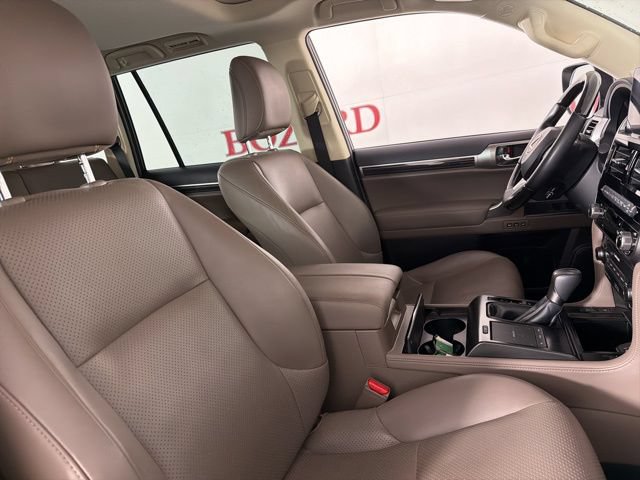 Used 2023 Lexus GX 460 Luxury w/ Sport Design Package AWD/4WD image 16