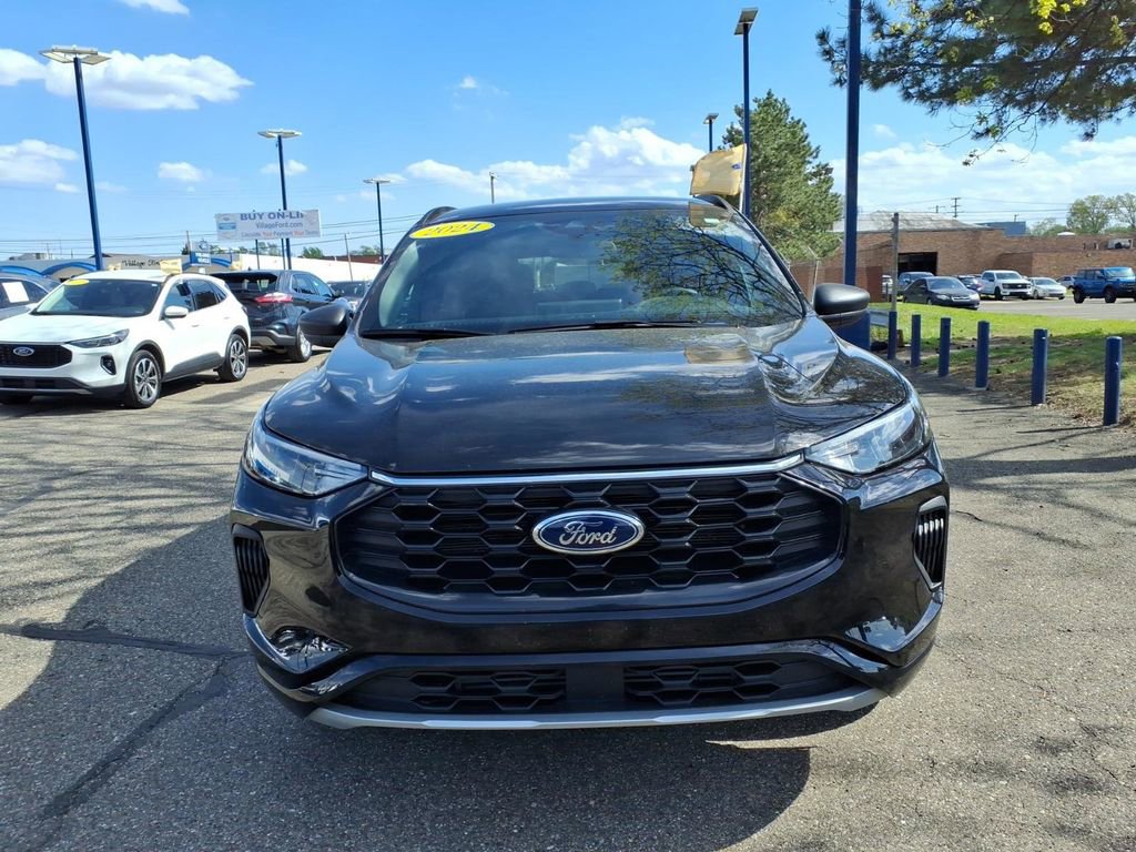 Certified 2024 Ford Escape ST-Line w/ Tech Pack #1 AWD/4WD image 2
