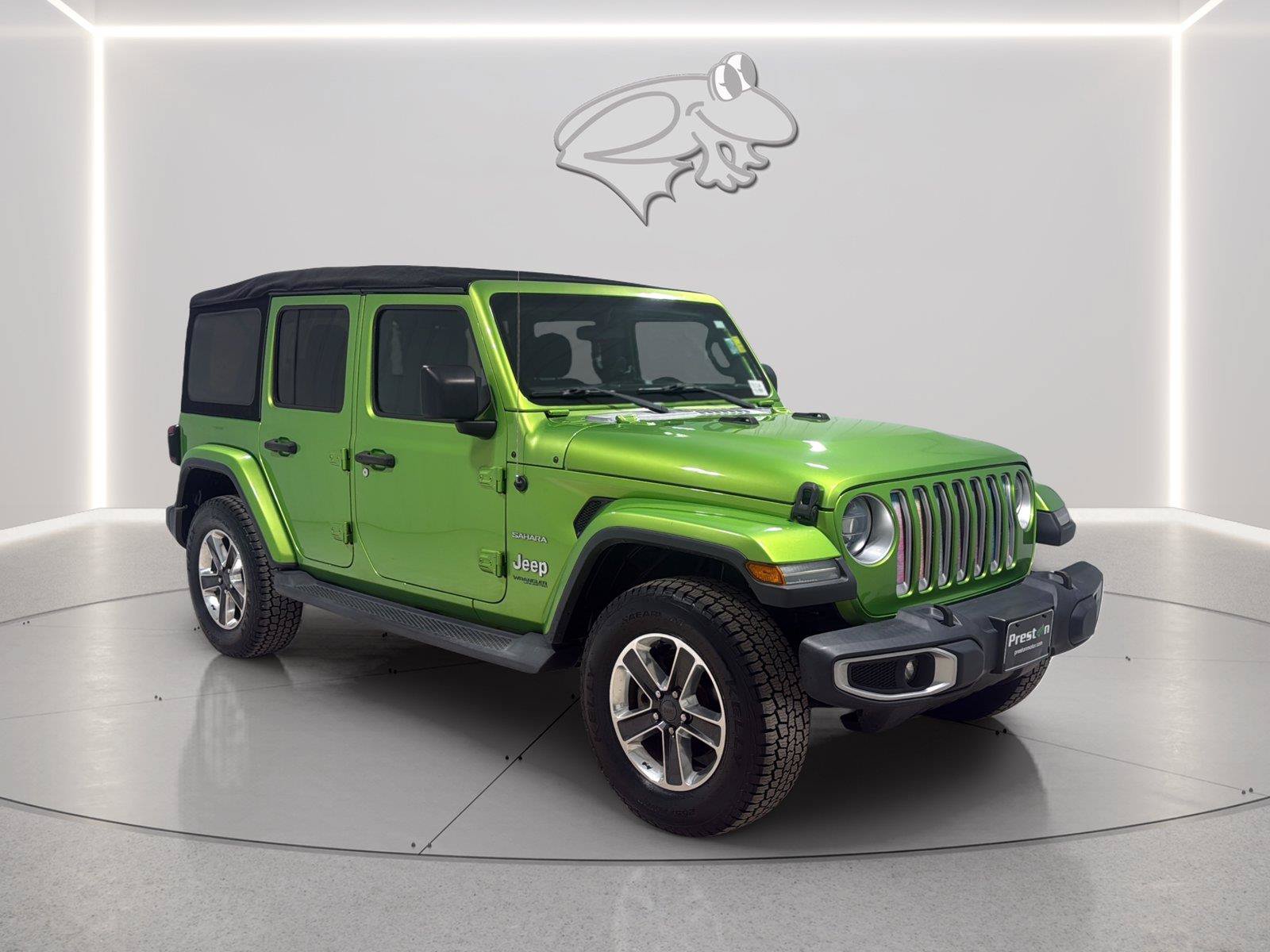 Used 2018 Jeep Wrangler Unlimited Sahara AWD/4WD image 7