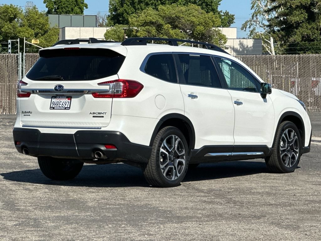 Used 2023 Subaru Ascent Touring AWD/4WD image 3