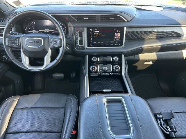Used 2022 GMC Yukon XL Denali w/ Denali Premium Package AWD/4WD image 13