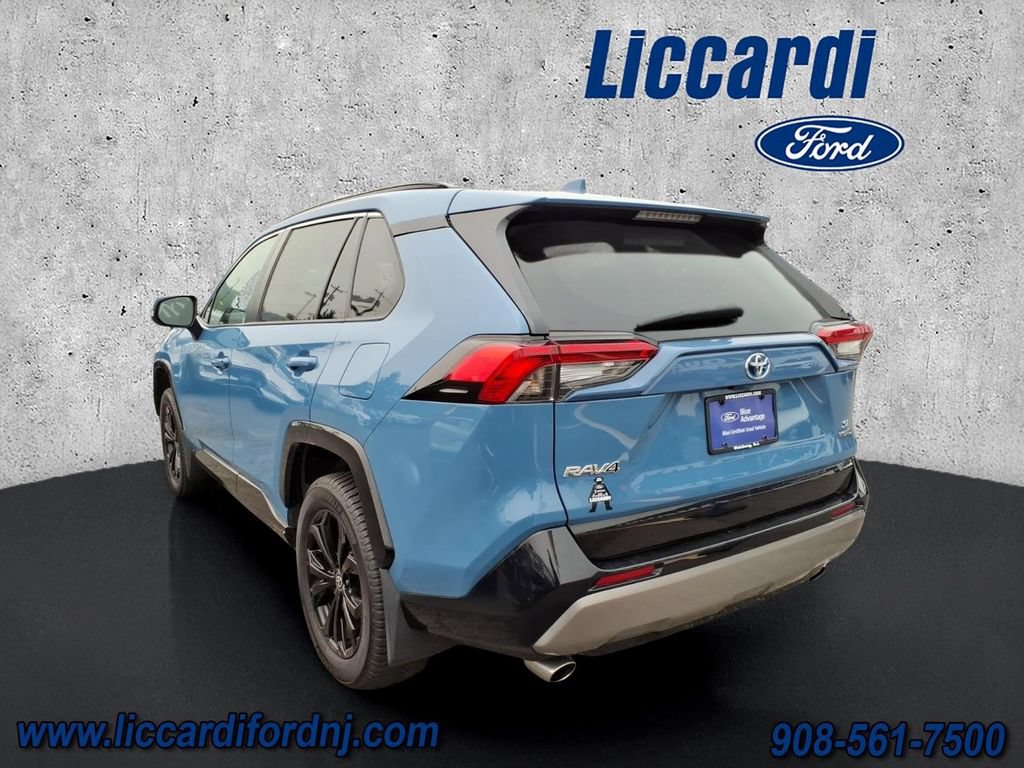 Used 2022 Toyota RAV4 SE w/ Convenience Package AWD/4WD image 4