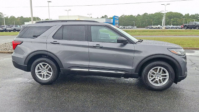 Certified 2025 Ford Explorer Active AWD/4WD image 9