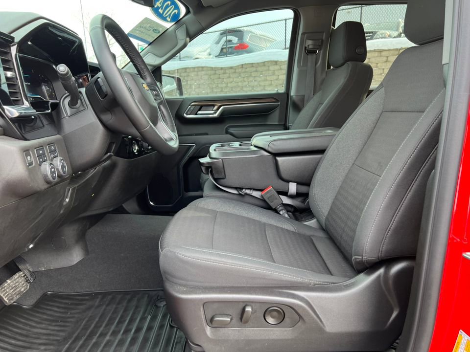 Used 2024 Chevrolet Silverado 1500 LT AWD/4WD image 3