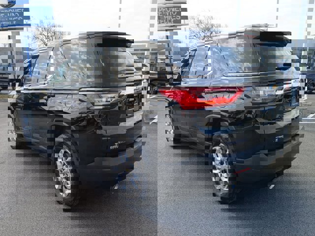 Used 2018 Chevrolet Traverse LS image 2