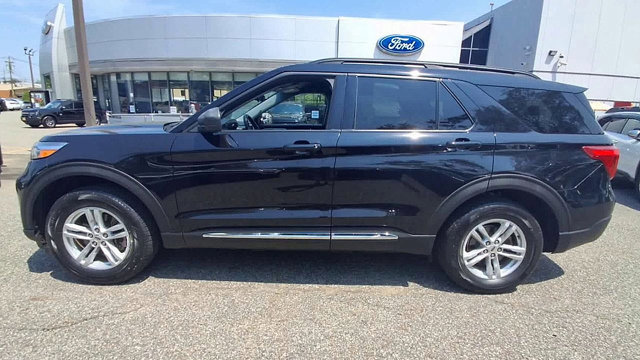 Certified 2022 Ford Explorer XLT w/ Equipment Group 202A image 5