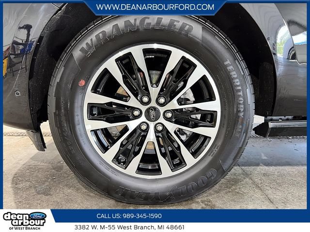 Certified 2025 Ford Expedition Platinum AWD/4WD image 7
