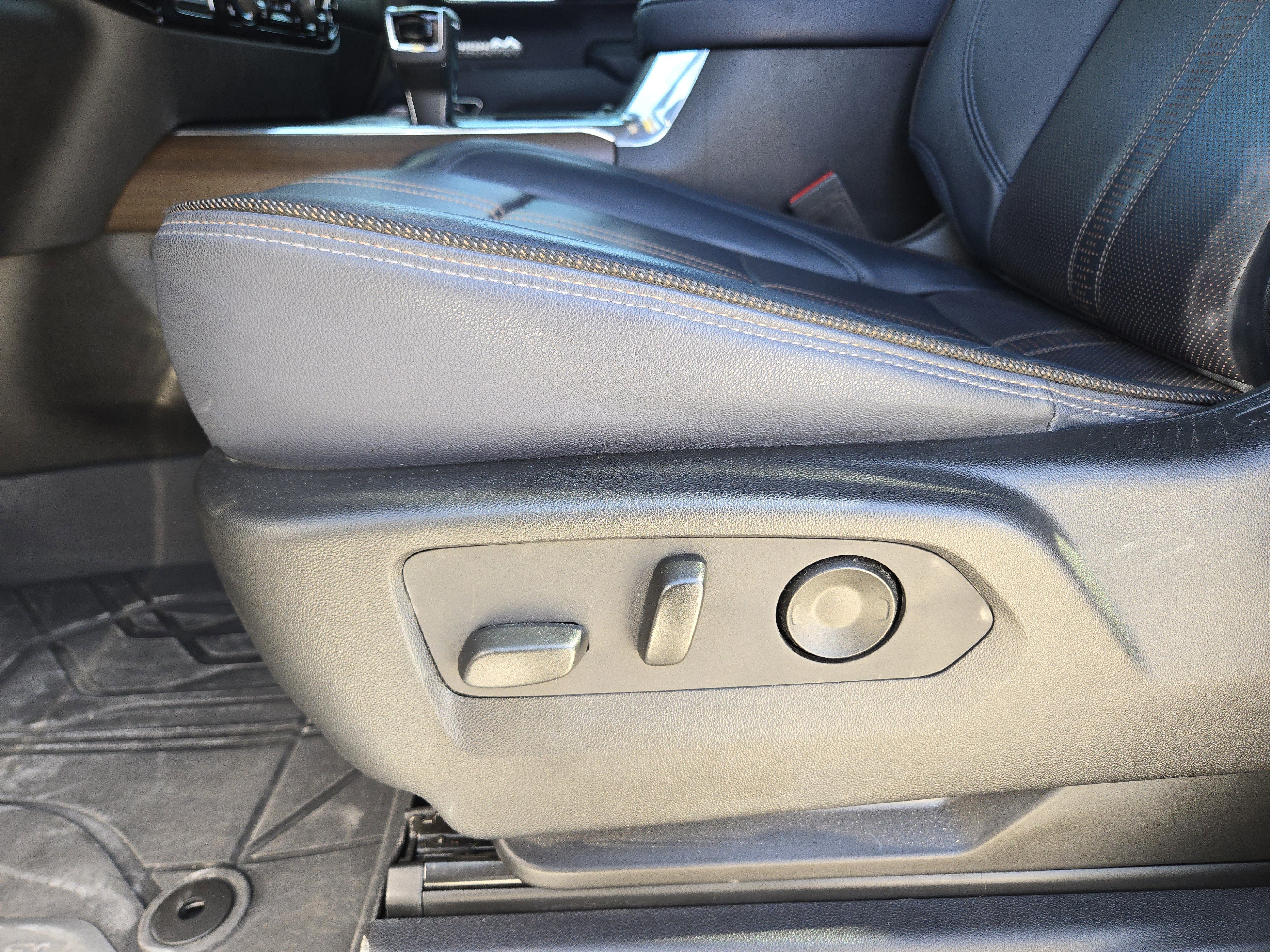 Used 2023 Chevrolet Silverado 1500 High Country w/ Z71 Off-Road Package image 23