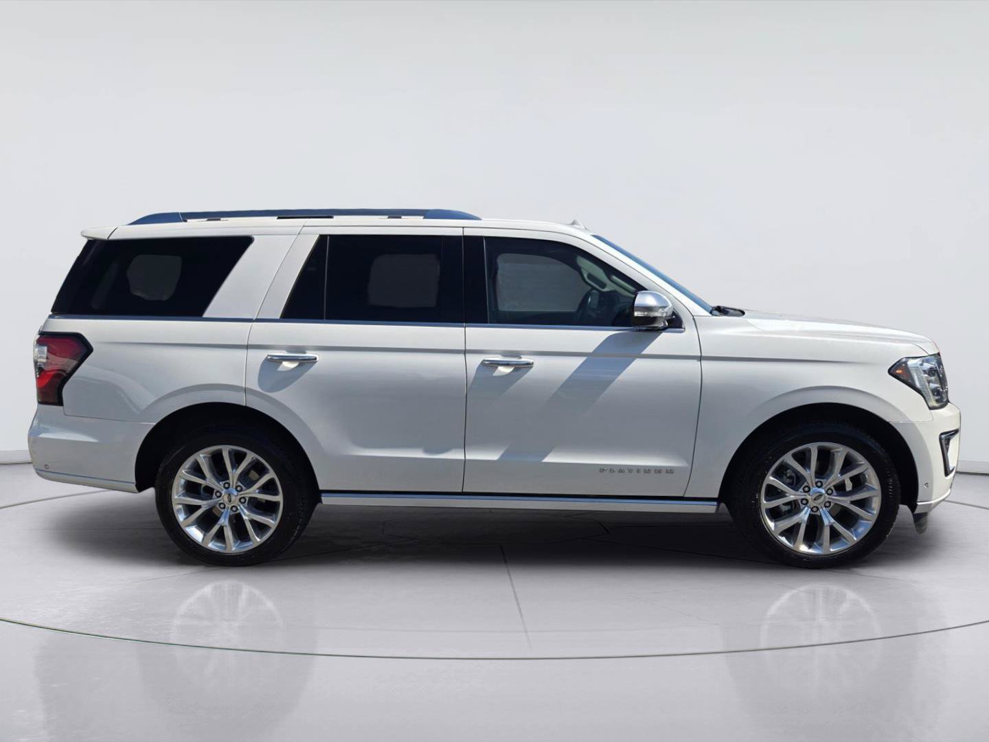 Certified 2019 Ford Expedition Platinum RWD image 4
