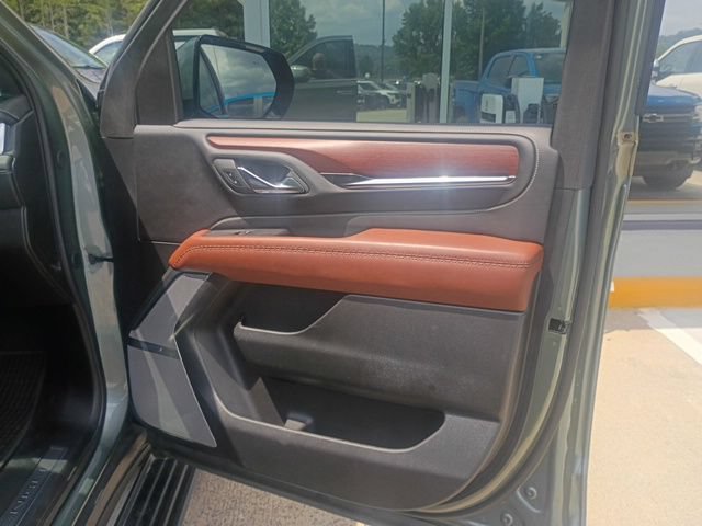 Used 2023 GMC Yukon Denali Ultimate AWD/4WD image 36