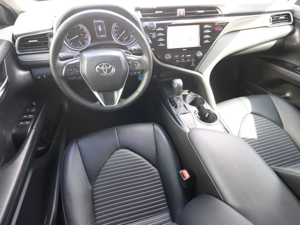 Used 2020 Toyota Camry SE FWD image 6