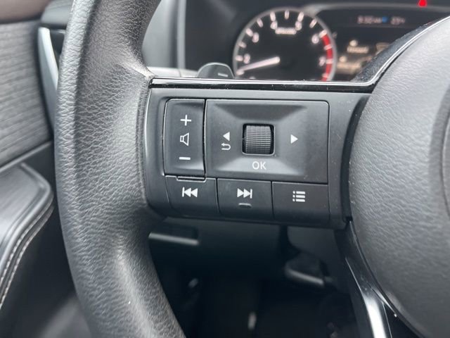 Used 2021 Nissan Rogue SV image 25