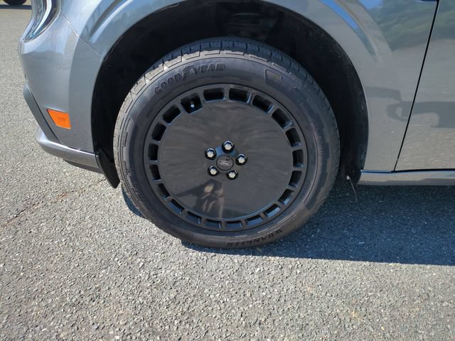 Certified 2025 Ford Maverick Lobo AWD/4WD image 10