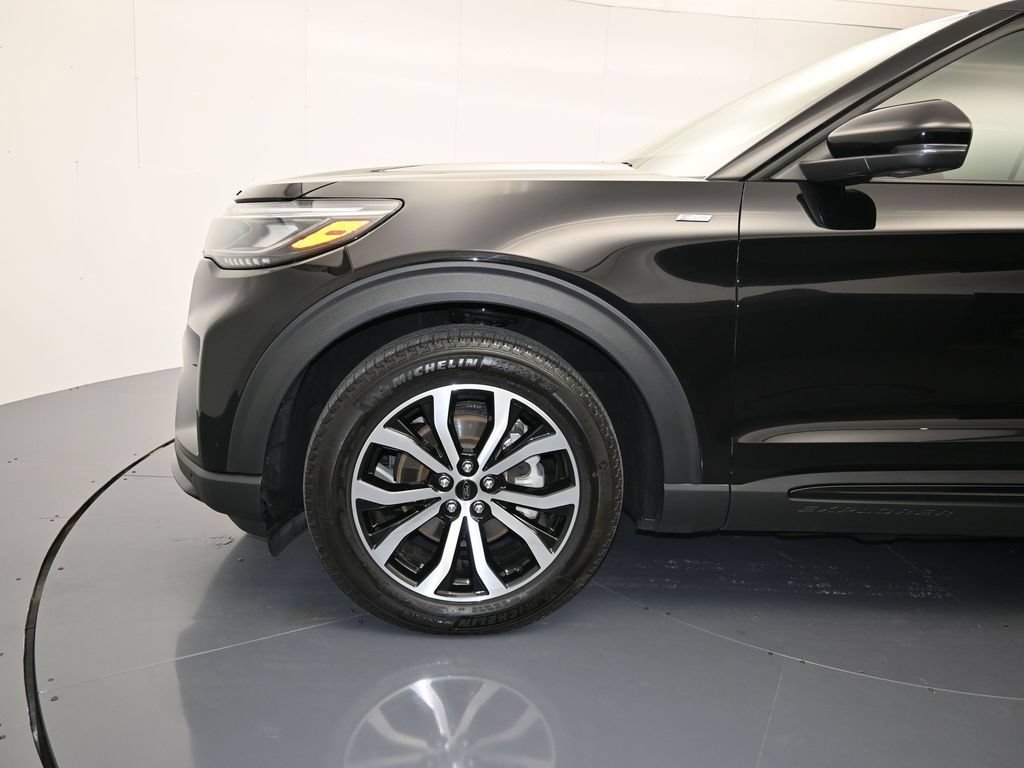 Certified 2025 Ford Explorer ST-Line w/ Premium Package RWD image 9