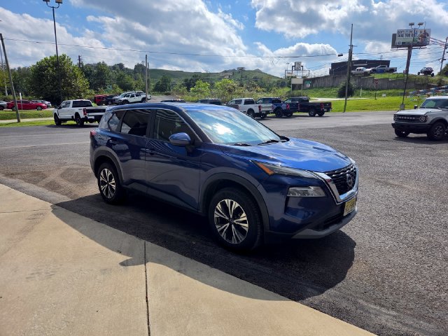 Used 2023 Nissan Rogue SV AWD/4WD image 2