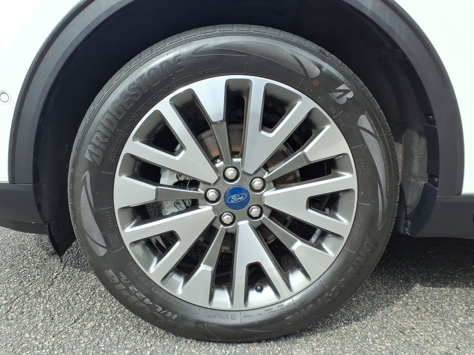 Certified 2020 Ford Escape Titanium AWD/4WD image 10