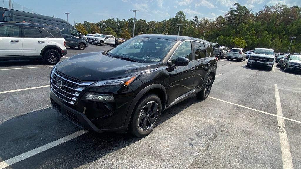 Used 2024 Nissan Rogue SV AWD/4WD image 3