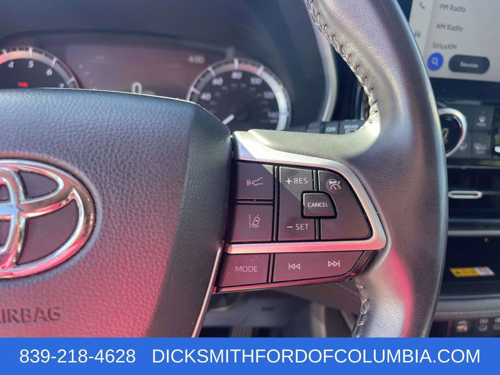 Used 2023 Toyota Highlander XLE image 23